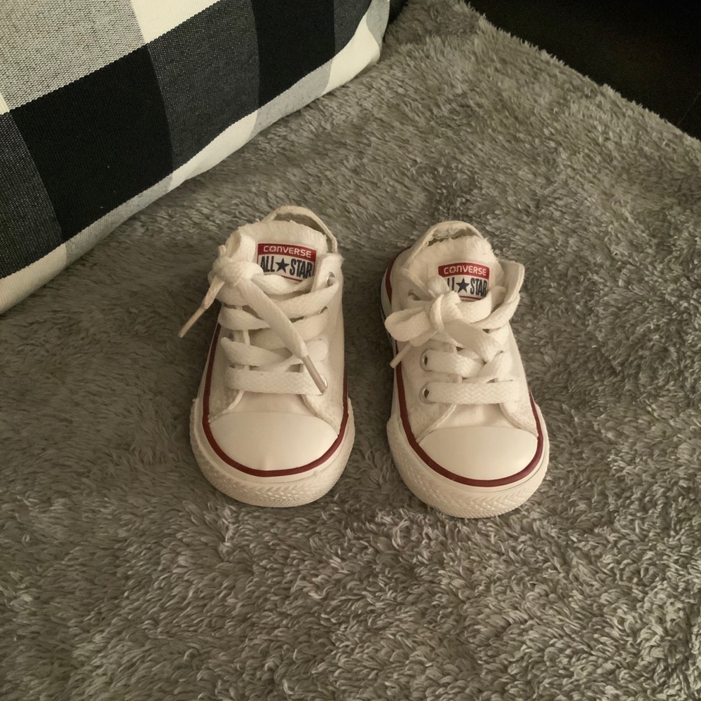 Color White Converse for baby’s